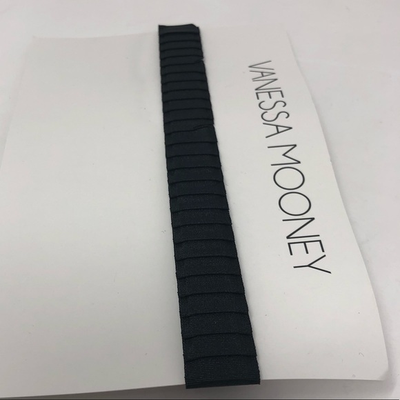 Vanessa Mooney Choker - Picture 2 of 4